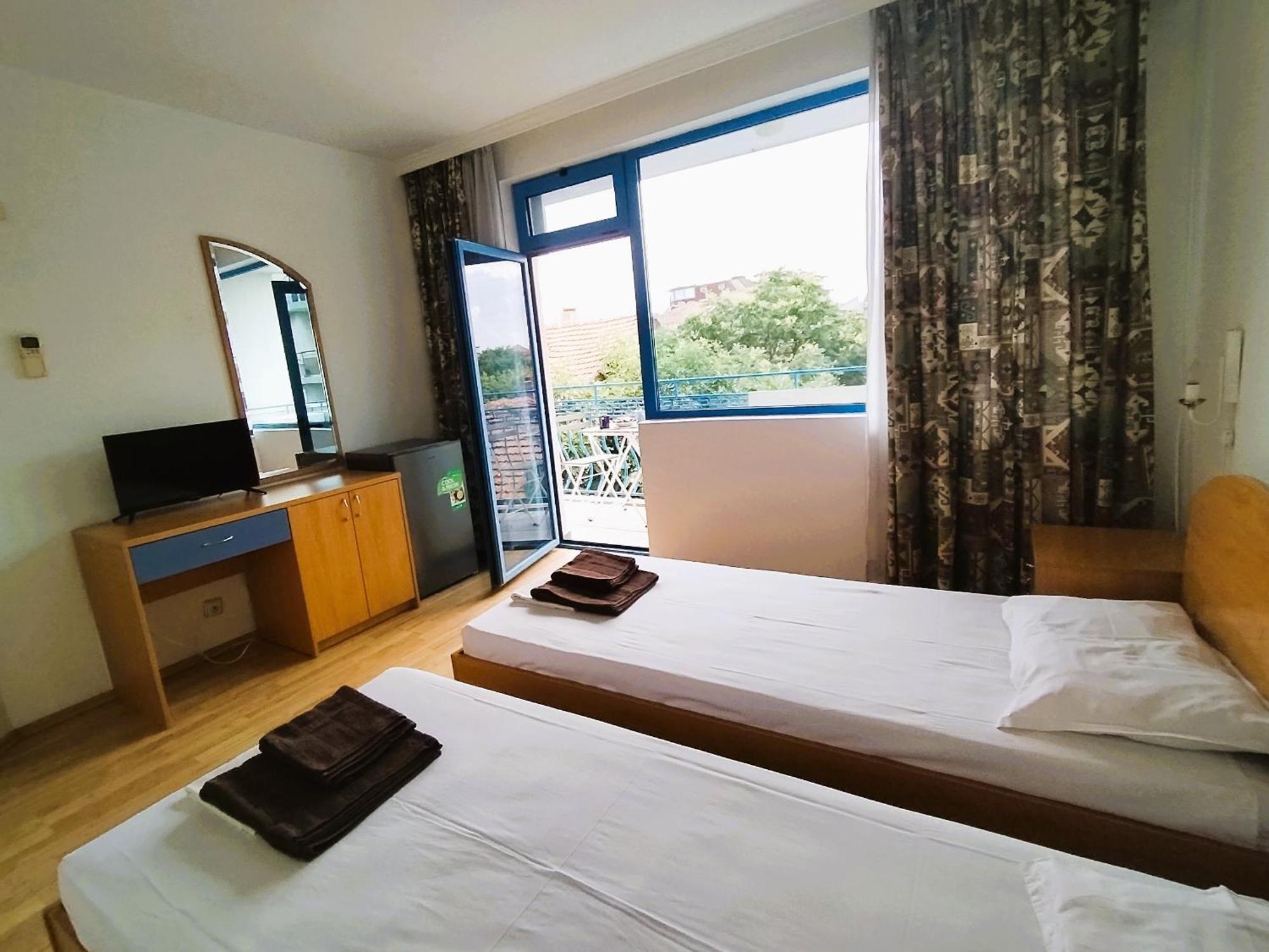 פומורי Lira Sto Apartments מראה חיצוני תמונה